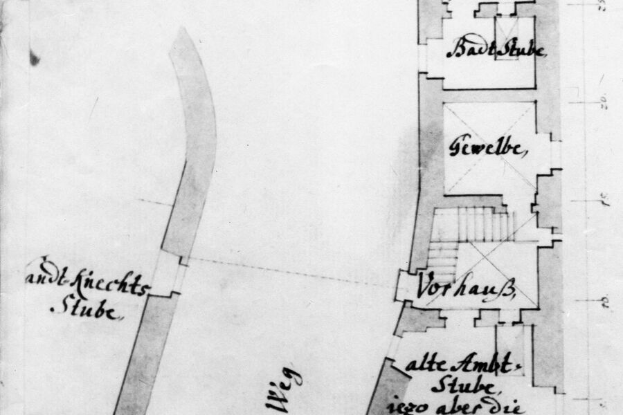 Grundriss des Untergeschosses vom Amtshaus mit Knechtsstube, Torweg, Amtsstube und Torwärterstube, Vorhäusern und Backstube.